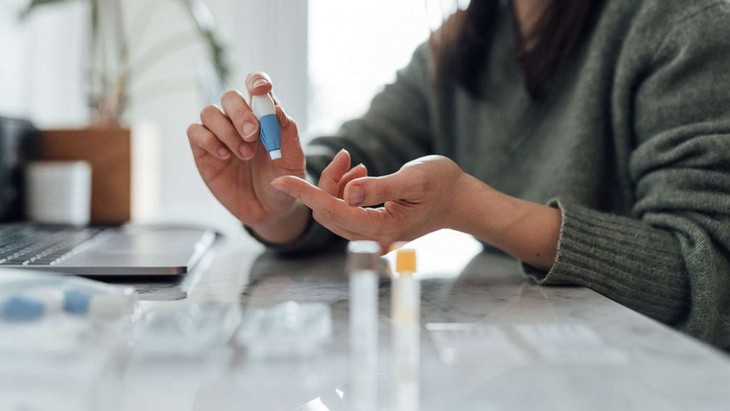 Lời khuyên của bác sĩ cho người đái tháo đường vào mùa đông - Ảnh 1.