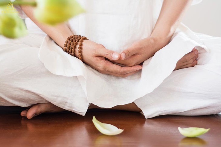Nhiều người tỏ ra khá lo ngại, nghĩ rằng Thiền là phải buông bỏ hết mọi thứ để chuẩn bị đi tu giống như các thầy chùa.