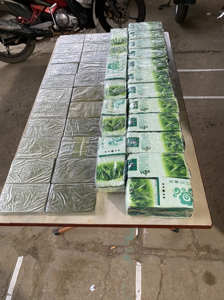 Nghi phạm vận chuyển 22 bánh ma túy, dùng súng chống trả công an đối mặt với nhiều tội danh - Ảnh 4. Nghi phạm vận chuyển 22 bánh ma túy, dùng súng chống trả công an đối mặt với nhiều tội danh - Ảnh 4.