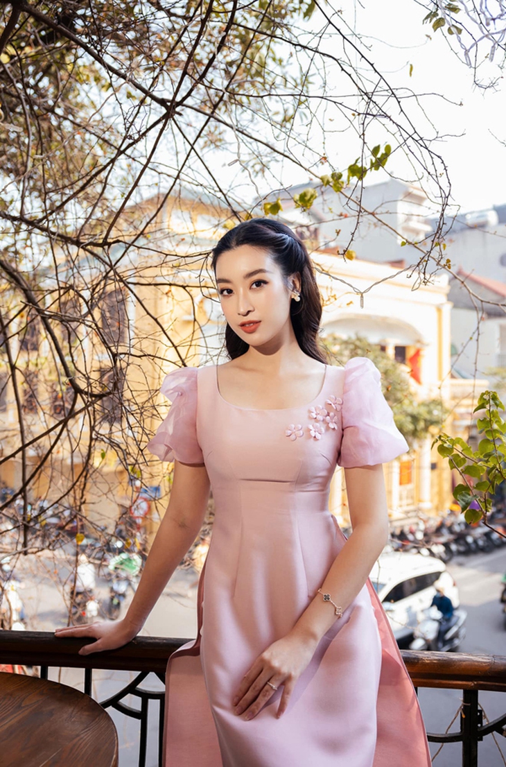 Nhan sắc Hoa hậu Đỗ Mỹ Linh sau khi lấy chồng doanh nhân - Ảnh 5.