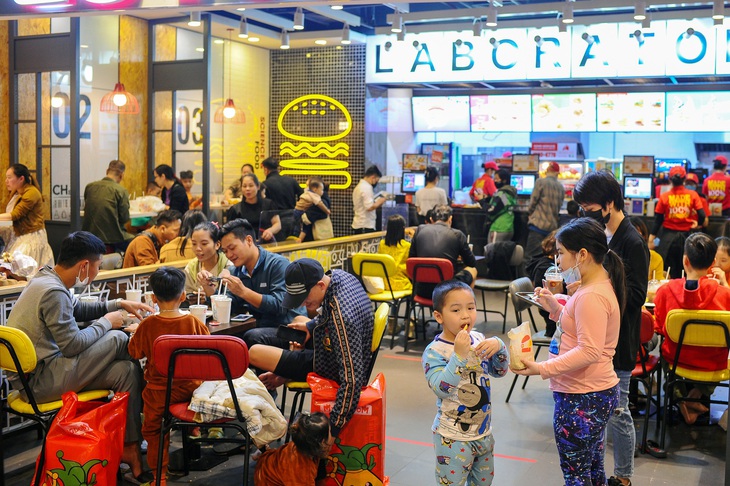 Gợi ý điểm vui chơi "tránh rét" ở Hà Nội cho gia đình đón Tết Dương lịch đầy ấm cúng - Ảnh 1.