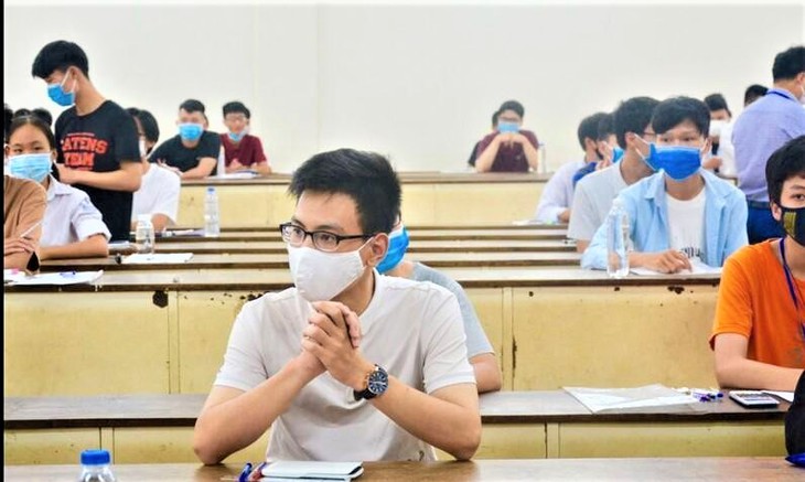 Tuyển sinh vượt chỉ tiêu: Mức xử phạt hiện nay là quá nhẹ? - Ảnh 2. Tuyển sinh vượt chỉ tiêu: Mức xử phạt hiện nay là quá nhẹ? - Ảnh 2.