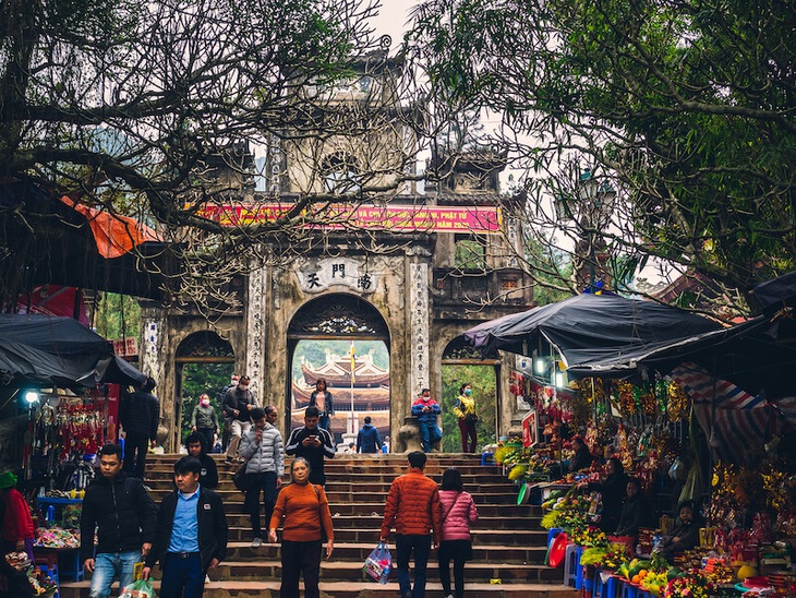 Lễ hội chùa Hương "đổi mới" đón du khách - Ảnh 2.
