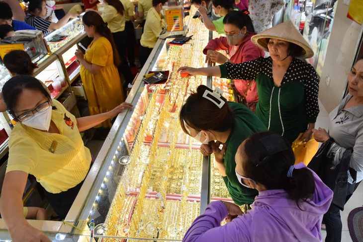 Giá vàng hôm nay 29/12: Vàng trang sức giảm mạnh - Ảnh 1.