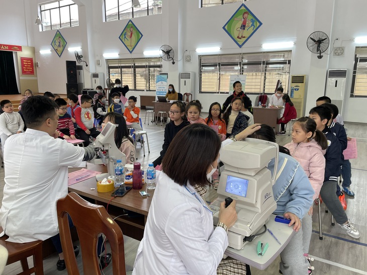 Chuyên gia mắt Hitec trả lời câu hỏi loạn thị có chữa được không  - Ảnh 3.
