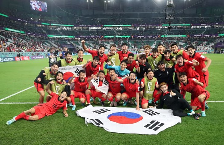 Bóng đá châu Á làm nên điều chưa từng có trong lịch sử World Cup - Ảnh 1.