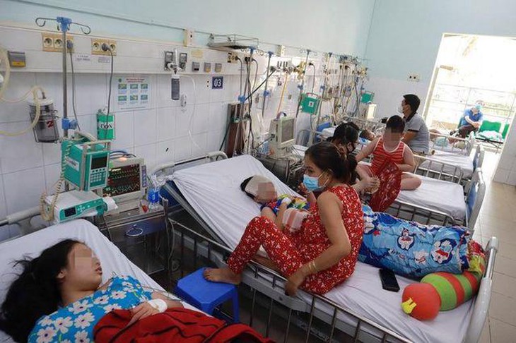 Năm 2022 cả nước ghi nhận hơn 360 nghìn trường hợp mắc sốt xuất huyết - Ảnh 1. Năm 2022 cả nước ghi nhận hơn 360 nghìn trường hợp mắc sốt xuất huyết - Ảnh 1.