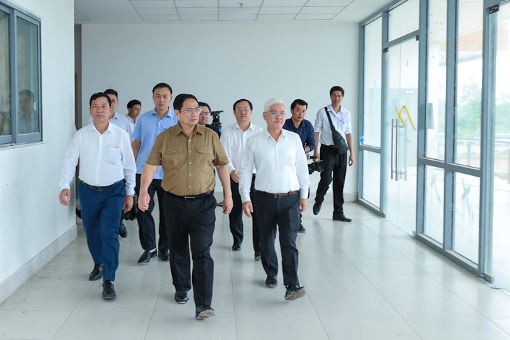 Thủ tướng: Cố gắng đưa Bệnh viện Đa khoa Bình Dương quy mô 1.500 giường vào hoạt động năm 2023 - Ảnh 2. Thủ tướng: Cố gắng đưa Bệnh viện Đa khoa Bình Dương quy mô 1.500 giường vào hoạt động năm 2023 - Ảnh 2.