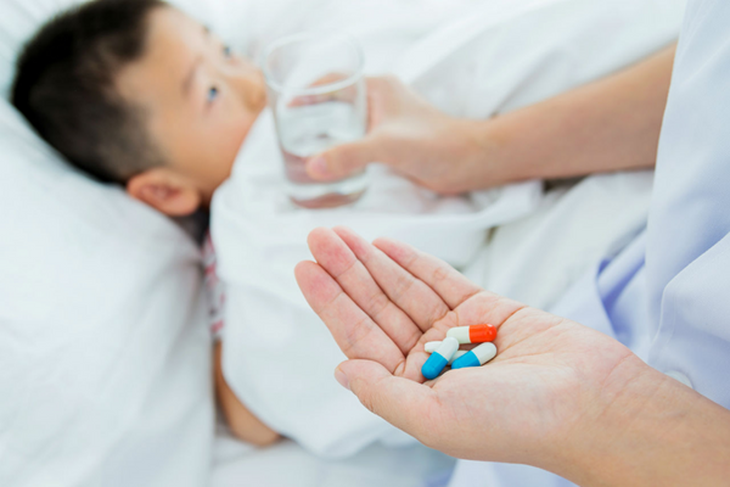 Bị cúm, uống thuốc kháng sinh có khỏi không? - Ảnh 1. Bị cúm, uống thuốc kháng sinh có khỏi không? - Ảnh 1.