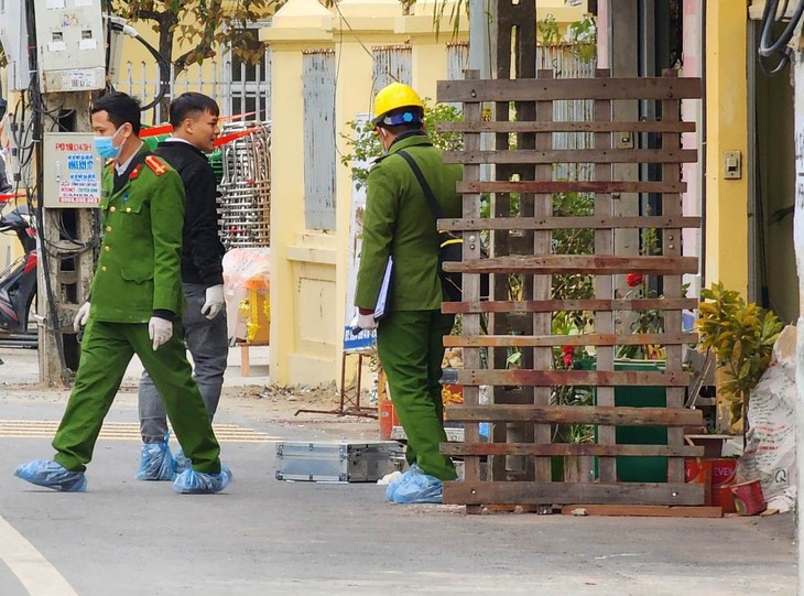 Sau khi truy sát vợ chồng giáo viên ở Bắc Ninh, nghi phạm vẫn đi làm bình thường - Ảnh 2. Sau khi truy sát vợ chồng giáo viên ở Bắc Ninh, nghi phạm vẫn đi làm bình thường - Ảnh 2.