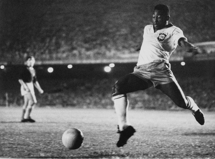 Cuộc đời Vua bóng đá Pele qua ảnh - Ảnh 4.