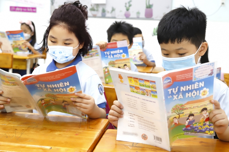 Kiến nghị kiểm điểm trách nhiệm, xử lý nghiêm đối với lãnh đạo Bộ GD&ĐT - Ảnh 2. Kiến nghị kiểm điểm trách nhiệm, xử lý nghiêm đối với lãnh đạo Bộ GD&ĐT - Ảnh 2.