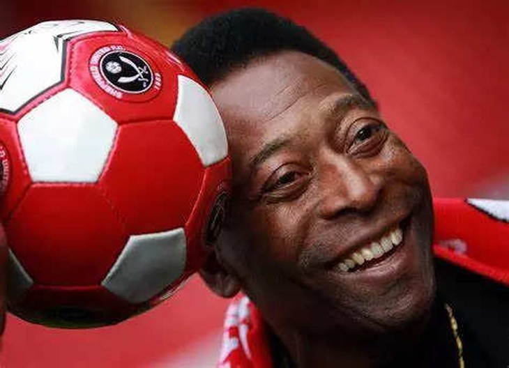 Thế giới tôn vinh và tiếc thương vị vua của 'bóng đá đẹp' Pele - Ảnh 2.