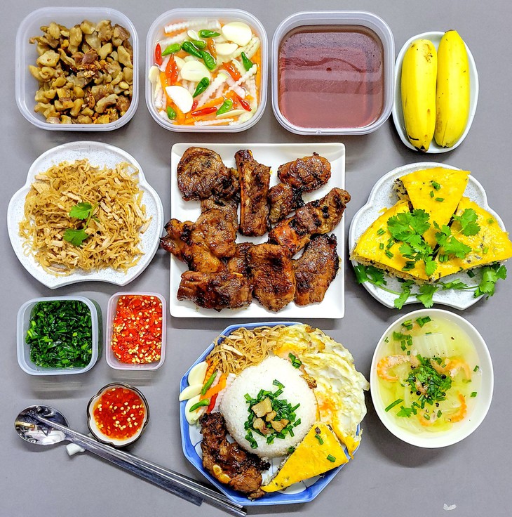 Mâm cơm ngày Tết 2023: 100 mâm cơm ba miền Bắc – Trung – Nam đẹp như tranh khiến ai cũng trầm trồ - Ảnh 35. Mâm cơm ngày Tết 2023: 100 mâm cơm ba miền Bắc – Trung – Nam đẹp như tranh khiến ai cũng trầm trồ - Ảnh 35.