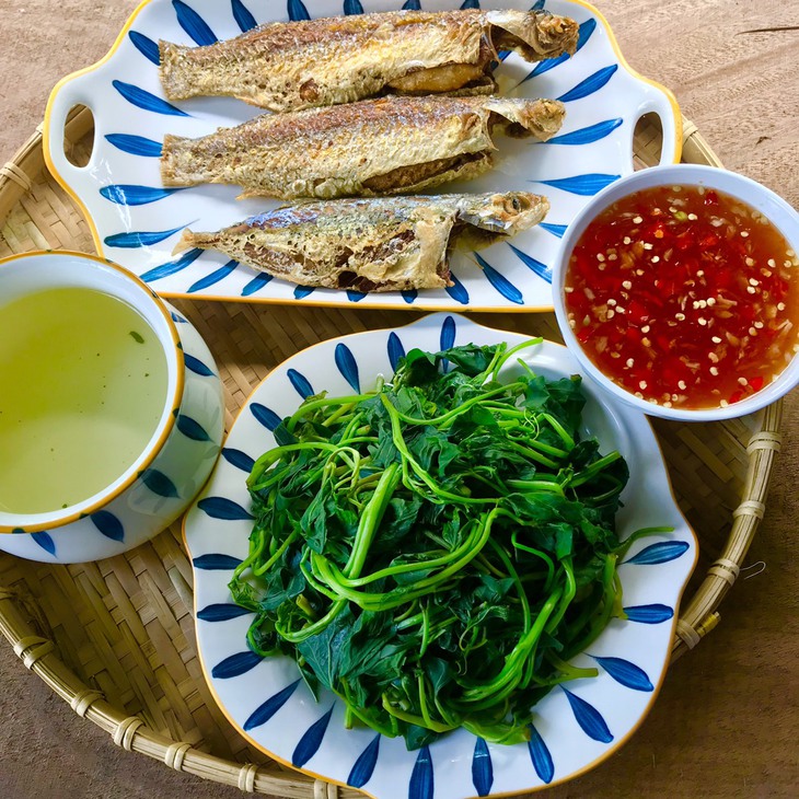 Mâm cơm ngày Tết 2023: 100 mâm cơm ba miền Bắc – Trung – Nam đẹp như tranh khiến ai cũng trầm trồ - Ảnh 47. Mâm cơm ngày Tết 2023: 100 mâm cơm ba miền Bắc – Trung – Nam đẹp như tranh khiến ai cũng trầm trồ - Ảnh 47.