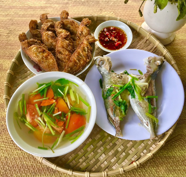 Mâm cơm ngày Tết 2023: 100 mâm cơm ba miền Bắc – Trung – Nam đẹp như tranh khiến ai cũng trầm trồ - Ảnh 58. Mâm cơm ngày Tết 2023: 100 mâm cơm ba miền Bắc – Trung – Nam đẹp như tranh khiến ai cũng trầm trồ - Ảnh 58.