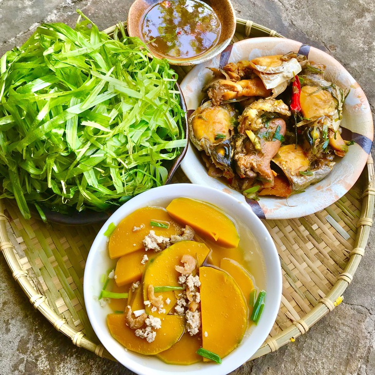 Mâm cơm ngày Tết 2023: 100 mâm cơm ba miền Bắc – Trung – Nam đẹp như tranh khiến ai cũng trầm trồ - Ảnh 59. Mâm cơm ngày Tết 2023: 100 mâm cơm ba miền Bắc – Trung – Nam đẹp như tranh khiến ai cũng trầm trồ - Ảnh 59.