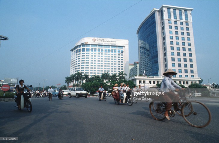 Hình ảnh Hà Nội những năm 1996: Gợi nhớ một thuở bình yên - Ảnh 1.