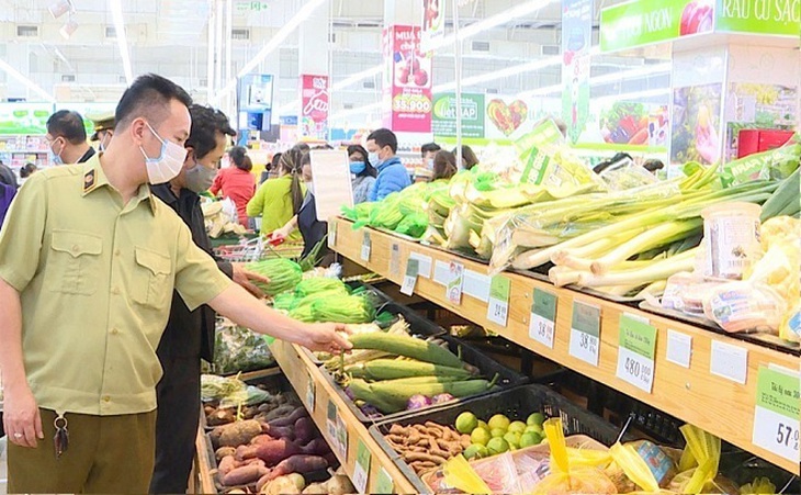 Hà Nội lập 4 đoàn kiểm tra liên ngành, quyết không để người dân phải dùng thực phẩm bẩn dịp Tết - Ảnh 1.