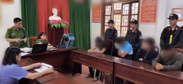 Đắk Nông triệt phá đường dây cá độ bóng đá giao dịch gần 600 tỷ đồng - Ảnh 1.