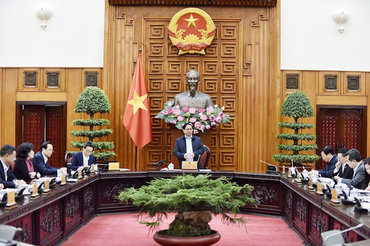 Thủ tướng yêu cầu có chính sách giá cả hợp lý đối với thuốc, trang thiết bị y tế, xăng dầu… - Ảnh 1. Thủ tướng yêu cầu có chính sách giá cả hợp lý đối với thuốc, trang thiết bị y tế, xăng dầu… - Ảnh 1.