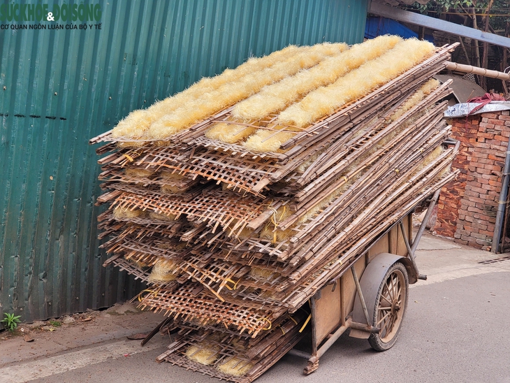 Làng nghề miến Dương Liễu tất bật cho vụ Tết - Ảnh 7.