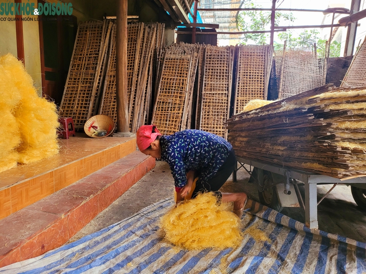 Làng nghề miến Dương Liễu tất bật cho vụ Tết - Ảnh 6.