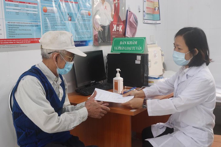 Các nước thích ứng thế nào với già hóa dân số và chăm sóc sức khỏe người cao tuổi? - Ảnh 2.