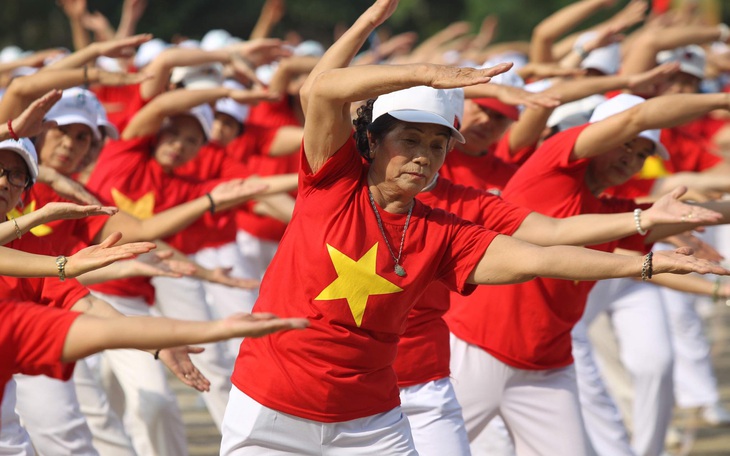 Dân số Việt Nam già hóa nhanh chóng, thách thức mới cho công tác chăm sóc sức khỏe người cao tuổi