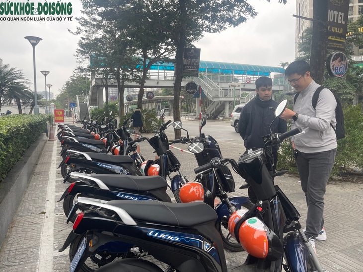 Trải nghiệm xe điện 2 bánh miễn phí kết nối với xe buýt BRT ở Hà Nội - Ảnh 6. Trải nghiệm xe điện 2 bánh miễn phí kết nối với xe buýt BRT ở Hà Nội - Ảnh 6.