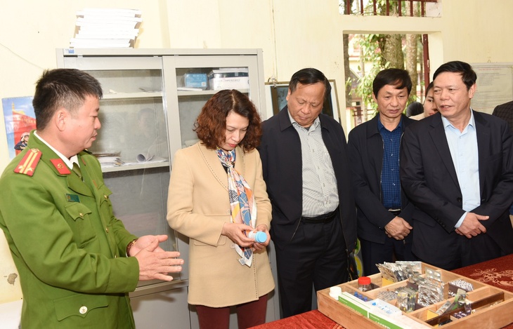 Thứ trưởng Bộ Y tế kiểm tra công tác phòng, chống HIV/AIDS, ma túy, mại dâm tại Nghệ An - Ảnh 1. Thứ trưởng Bộ Y tế kiểm tra công tác phòng, chống HIV/AIDS, ma túy, mại dâm tại Nghệ An - Ảnh 1.