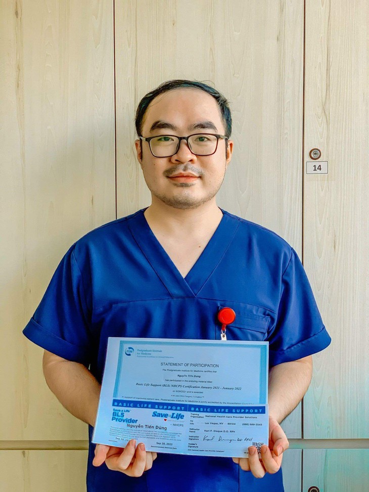 Bác sĩ 9x dành trọn thanh xuân thực hiện đam mê cứu người giúp đời - Ảnh 1.