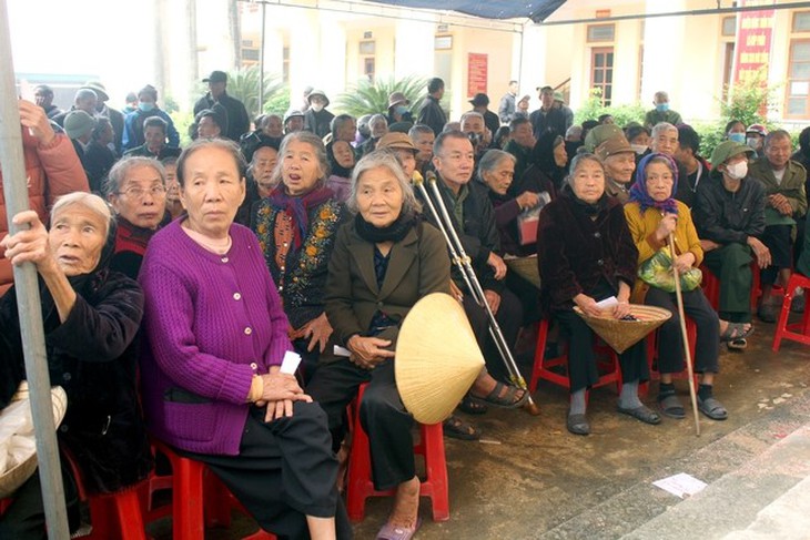 Bệnh viện Y học cổ truyền Nghệ An khám, chữa bệnh miễn phí cho người dân - Ảnh 1.