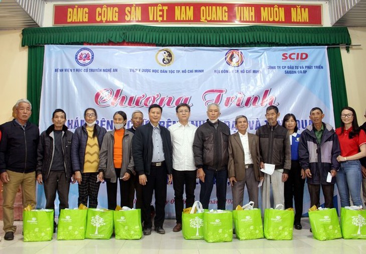 Bệnh viện Y học cổ truyền Nghệ An khám, chữa bệnh miễn phí cho người dân - Ảnh 5.