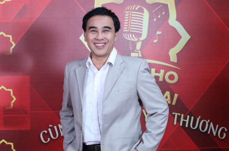 MC Quyền Linh: Tôi sẽ dốc lòng vì người nghèo tới khi sức khỏe không cho phép - Ảnh 1. MC Quyền Linh: Tôi sẽ dốc lòng vì người nghèo tới khi sức khỏe không cho phép - Ảnh 1.