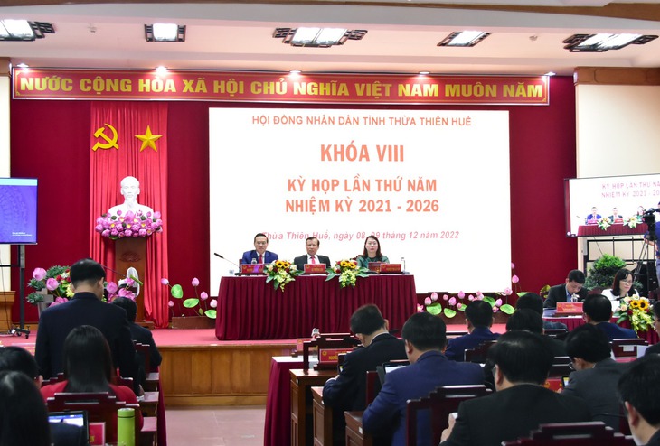 Thừa Thiên Huế: Nhân viên y tế xin thôi việc chủ yếu do hoàn cảnh gia đình, chuyển công tác khác - Ảnh 4. Thừa Thiên Huế: Nhân viên y tế xin thôi việc chủ yếu do hoàn cảnh gia đình, chuyển công tác khác - Ảnh 4.