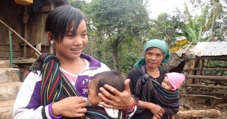 Làm mẹ quá sớm dễ sinh con chậm phát triển, suy dinh dưỡng - Ảnh 2.