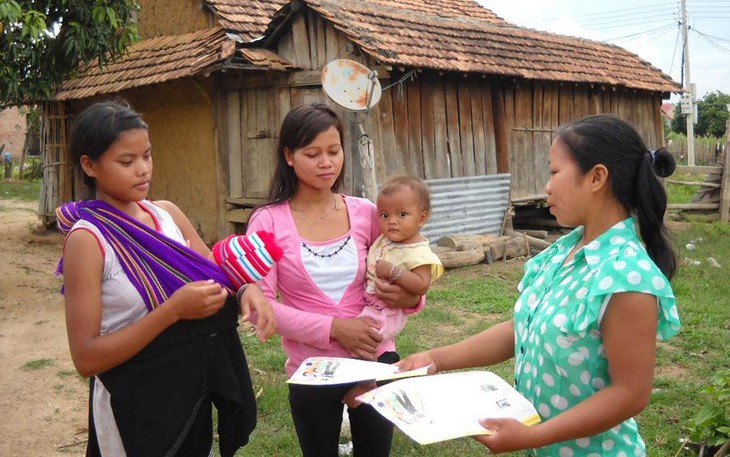 Làm mẹ quá sớm dễ sinh con chậm phát triển, suy dinh dưỡng
