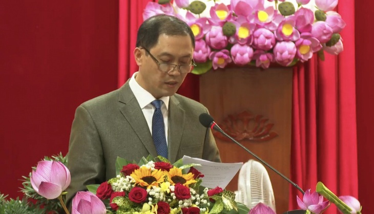 Thừa Thiên Huế: Nhân viên y tế xin thôi việc chủ yếu do hoàn cảnh gia đình, chuyển công tác khác - Ảnh 1. Thừa Thiên Huế: Nhân viên y tế xin thôi việc chủ yếu do hoàn cảnh gia đình, chuyển công tác khác - Ảnh 1.