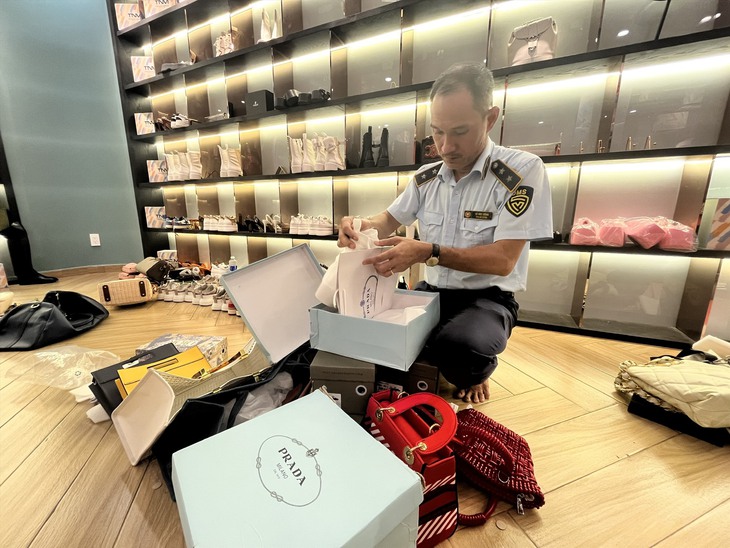 Kiểm tra đột xuất shop Trang Nemo, phát hiện nhiều vi phạm - Ảnh 1. Kiểm tra đột xuất shop Trang Nemo, phát hiện nhiều vi phạm - Ảnh 1.