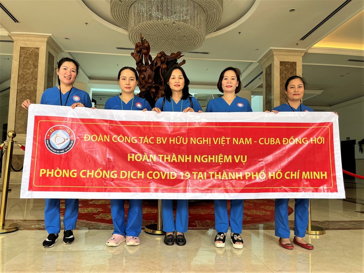 Những ngày xa chồng con của nữ cán bộ y tế để cùng người dân TP. Hồ Chí Minh đẩy lùi COVID - Ảnh 1. Những ngày xa chồng con của nữ cán bộ y tế để cùng người dân TP. Hồ Chí Minh đẩy lùi COVID - Ảnh 1.