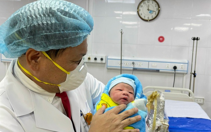 Đón công dân "hổ nhí" chào đời đúng thời khắc Giao thừa năm Nhâm Dần
