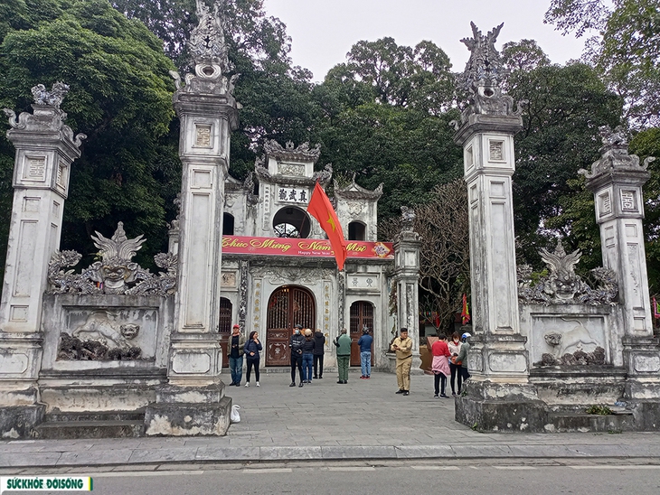 Người Hà Nội đi lễ đầu năm thời COVID - Ảnh 5.