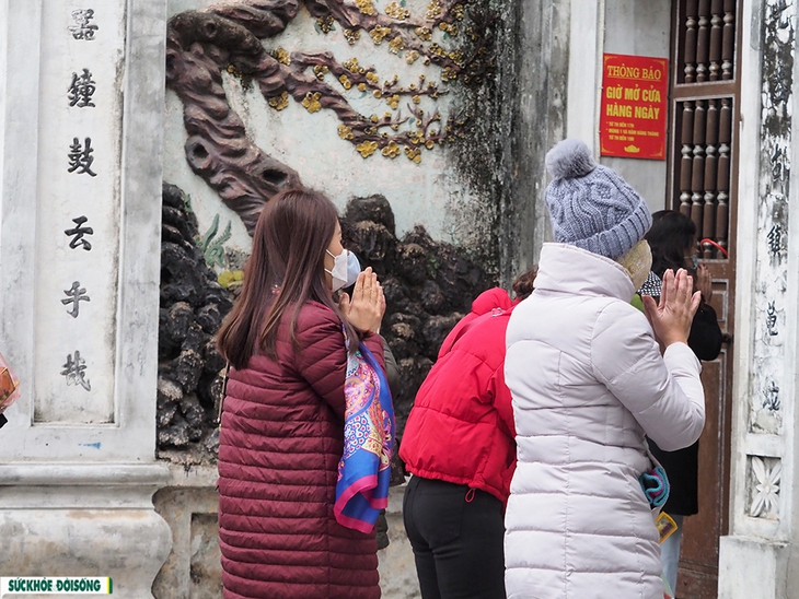 Người Hà Nội đi lễ đầu năm thời COVID - Ảnh 10.