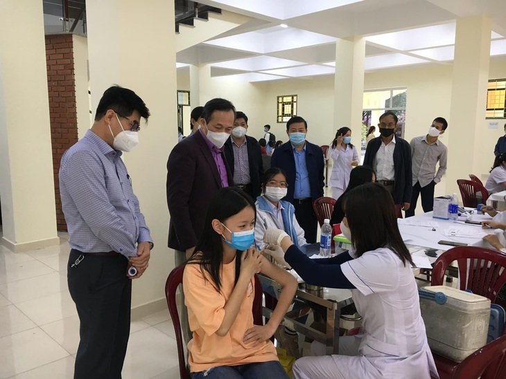 Thanh Hóa. Xử lý nghiêm địa phương nào chậm triển khai tiêm phòng vaccine - Ảnh 2. Thanh Hóa. Xử lý nghiêm địa phương nào chậm triển khai tiêm phòng vaccine - Ảnh 2.