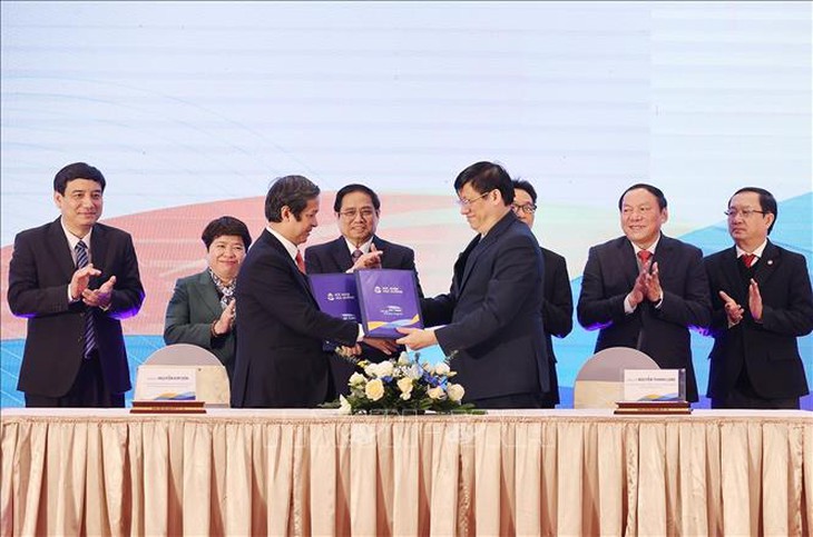 Bộ Y tế đang làm các thủ tục để sẵn sàng tiêm vaccine phòng COVID-19 cho trẻ từ 5-11 tuổi - Ảnh 1.