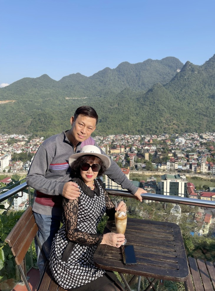 Nghệ sĩ Tiến Hợi qua đời sau 6 ngày phát hiện ung thư phổi giai đoạn cuối - Ảnh 4. Nghệ sĩ Tiến Hợi qua đời sau 6 ngày phát hiện ung thư phổi giai đoạn cuối - Ảnh 4.