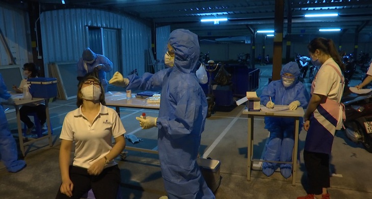Hà Nam ghi nhận hơn 1.600 công nhân mắc COVID-19, doanh nghiệp linh hoạt phương án chống dịch - Ảnh 2. Hà Nam ghi nhận hơn 1.600 công nhân mắc COVID-19, doanh nghiệp linh hoạt phương án chống dịch - Ảnh 2.