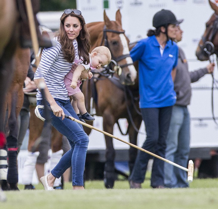 Công nương Kate Middleton: 5 bí quyết có phong cách độc đáo - Ảnh 4.