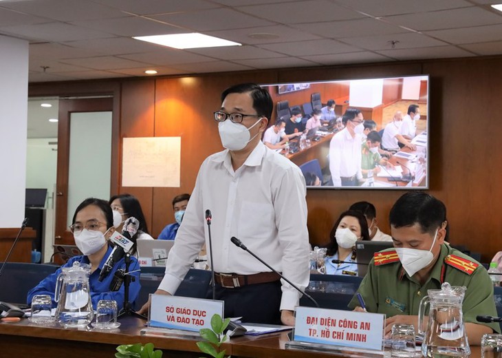 Học sinh ở TP.HCM ngày đầu trở lại trường, phát hiện 3 trường hợp trẻ là F0 - Ảnh 2. Học sinh ở TP.HCM ngày đầu trở lại trường, phát hiện 3 trường hợp trẻ là F0 - Ảnh 2.